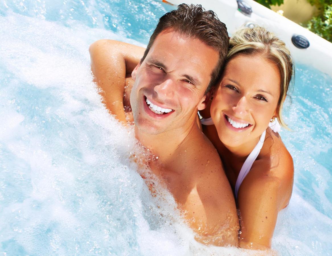 בלטונפנבש R Cottage Jacuzzival מראה חיצוני תמונה